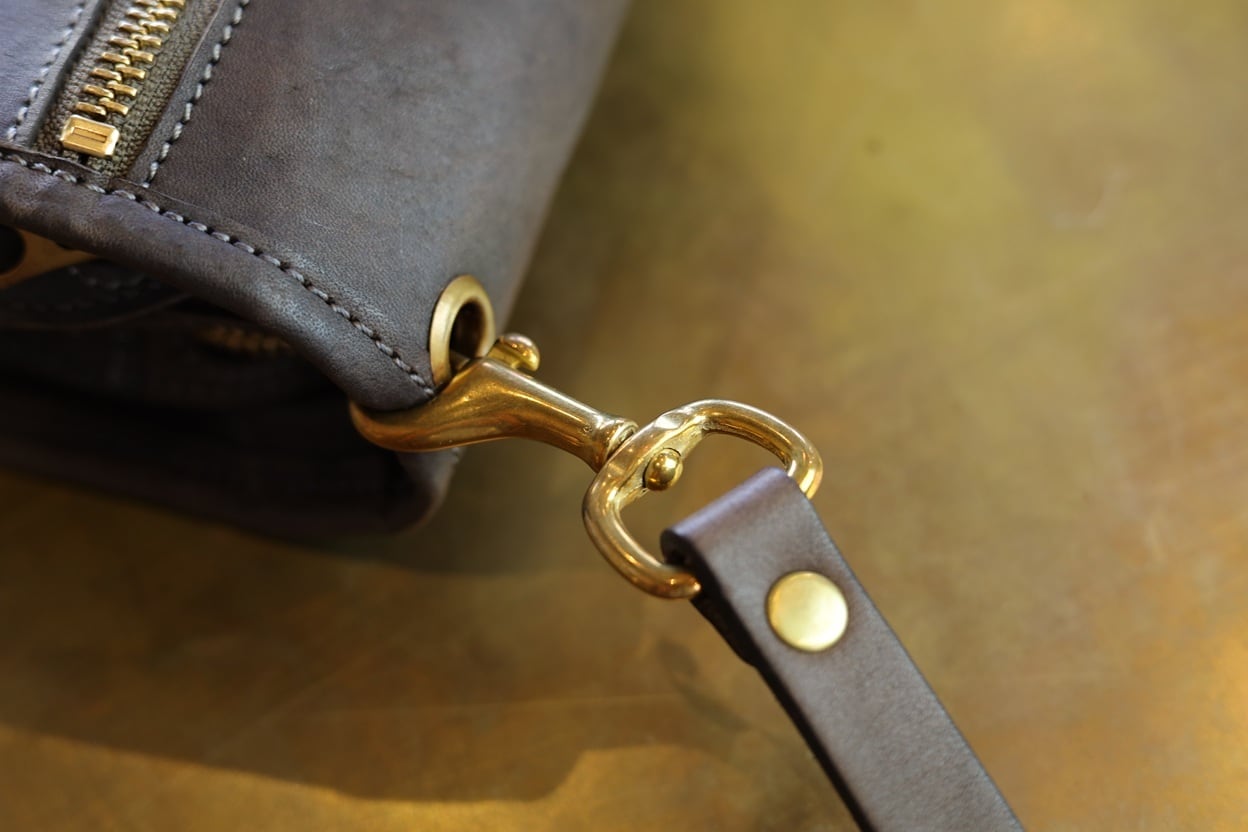 VASCO(ヴァスコ)~LEATHER SHOULDER STRAP GRAY~