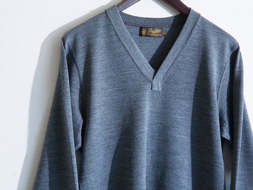 V-NECK SWEATER