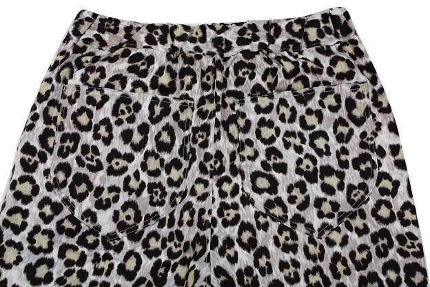 A puzzling home(パズリングホーム)～LEOPARD EASY FLARE PANTS～