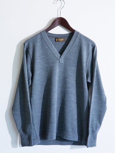 V-NECK SWEATER