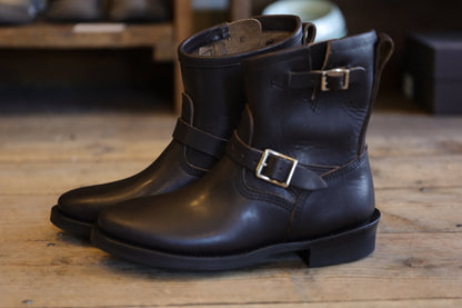 HORSE ENGINNER SHORT DERBY