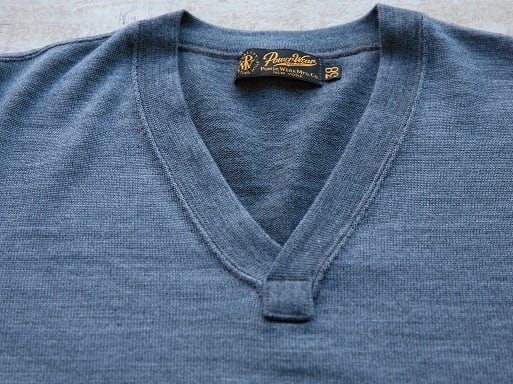 V-NECK SWEATER