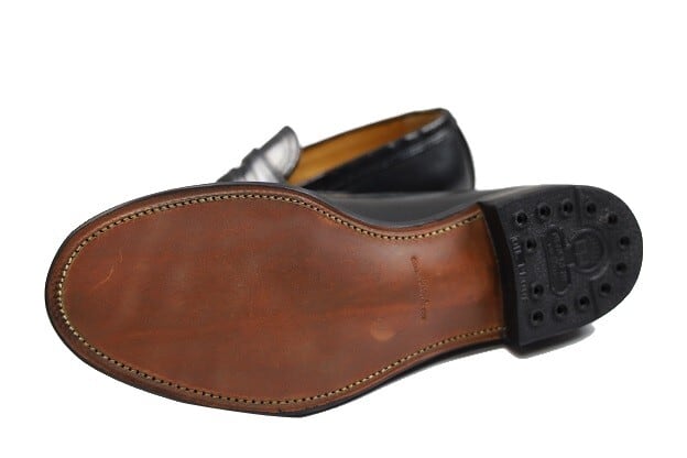 Makers(メイカーズ)～V TIP LOAFER HORSE BUTT～