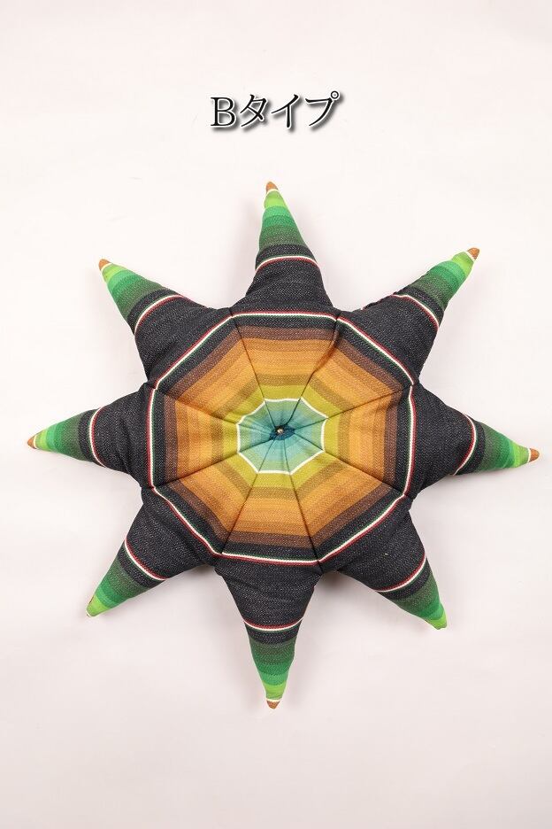 Nasngwam(ナスングワム)～STAR FISH CUSHION Black～