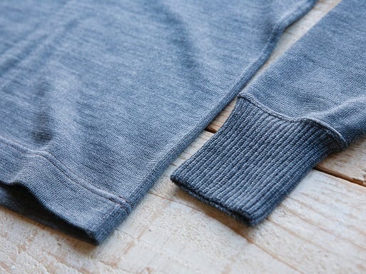 V-NECK SWEATER