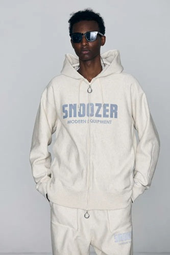 CMF OUTDOOR GARMENT SWEAT HOODIE オートミール 着用イメージ