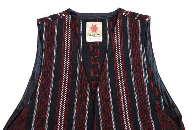 Nasngwam(ナスングワム)～PUEBLO VEST RED～