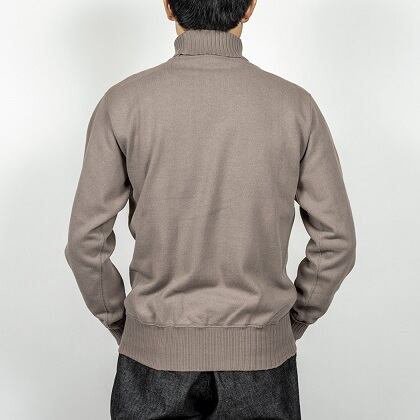WORKERS(ワーカーズ)～RAF Sweater, Taupe～
