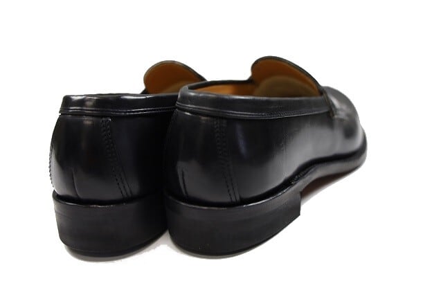 Makers(メイカーズ)～V TIP LOAFER HORSE BUTT～