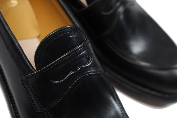Makers(メイカーズ)～V TIP LOAFER HORSE BUTT～